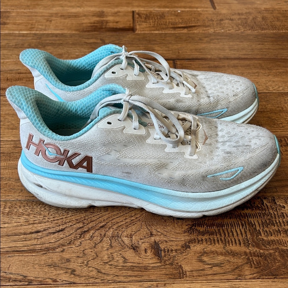 Hoka One One Clifton 9 Max Cushioned Road Running Shoes Womens Size 9.5